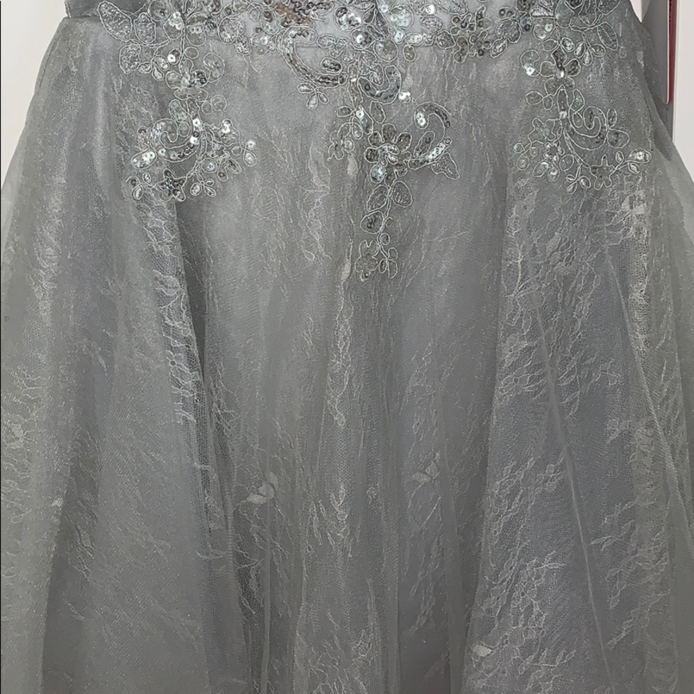 Short Silver dress(never worn) - Picture 6 of 7